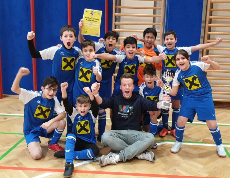 Fußball – „Wir sind Hallenmeister!“